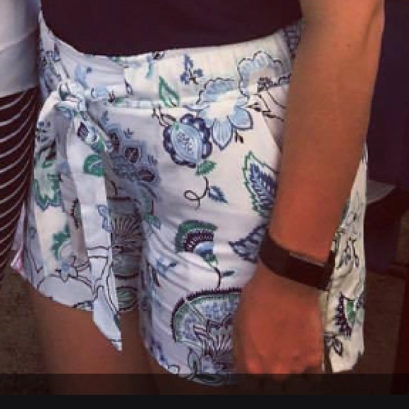 Loft tie front shorts - Picture 4 of 4